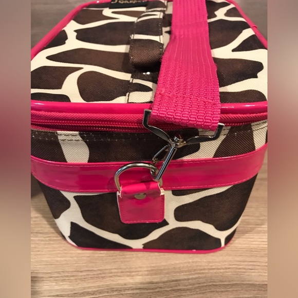 Giraffe Print ,Peace Sign Travel cosmetic Case /Bag /Suitcase Hard Case - Picture 8 of 8